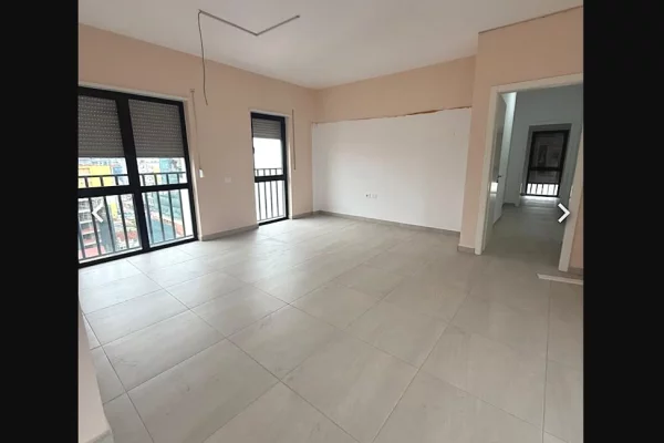 Apartament 3+1 me qera ne Tirane zona Sheshi Shkenderbej/Myslym Shyri