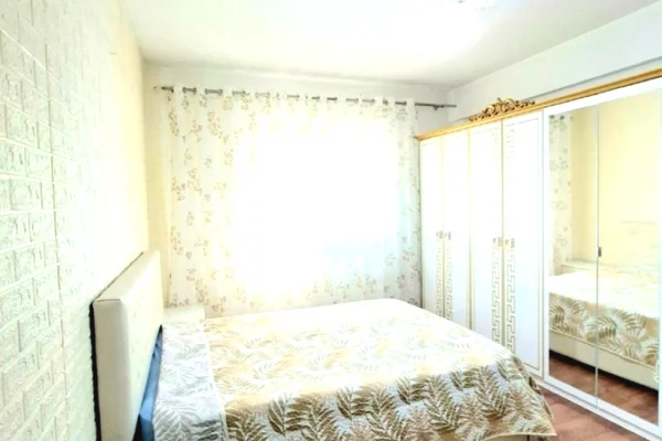 Shtepi me qera Shtepi Private ne Tirane, 2+1, Mobilimi E mobiluar, Pagesa 65,000  Leke.