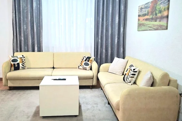 Shtepi me qera Shtepi Private ne Tirane, 2+1, Mobilimi E mobiluar, Pagesa 65,000  Leke.