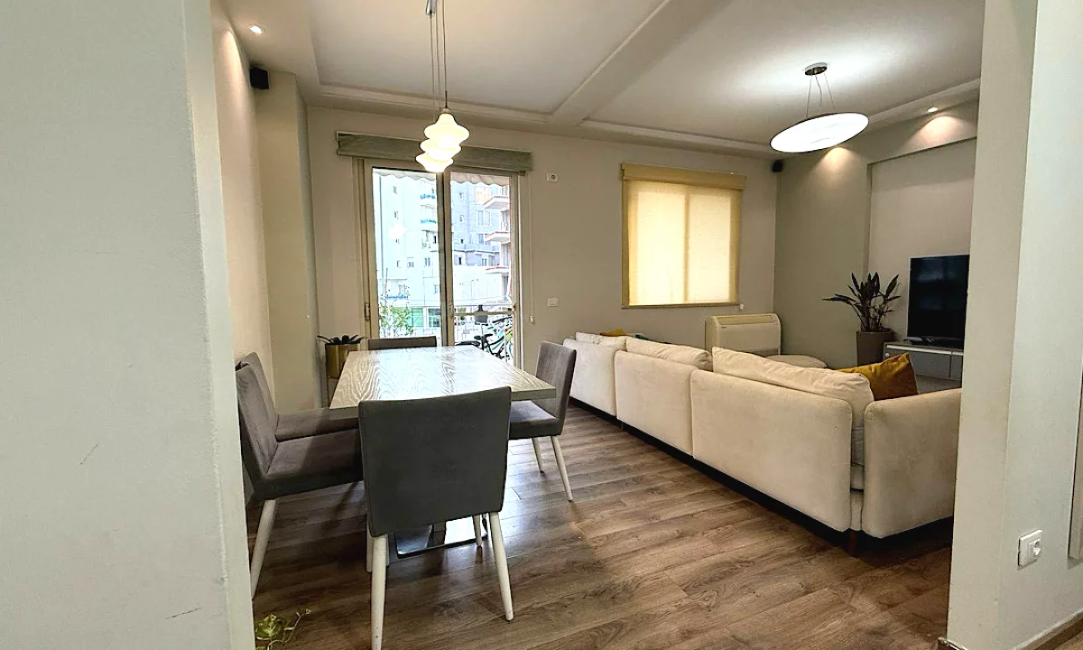 Shtepi me qera Apartament ne Tirane, 2+1, Mobilimi E mobiluar, Pagesa 750  Euro.
