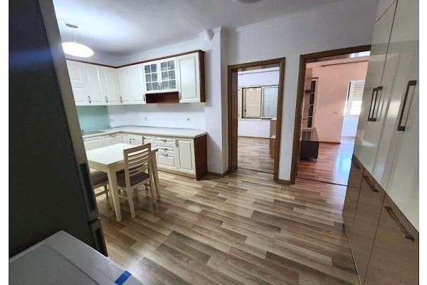 Shtepi me qera Apartament ne Tirane, 1+1, Mobilimi E mobiluar, Pagesa 70,000  Leke.