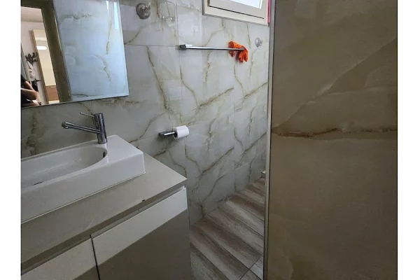 Shtepi me qera Apartament ne Tirane, 1+1, Mobilimi E mobiluar, Pagesa 70,000  Leke.