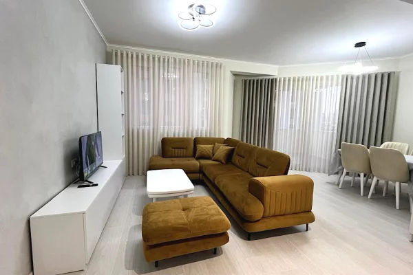 Shtepi me qera 2+1 ne Tirane - 75,000 Leke