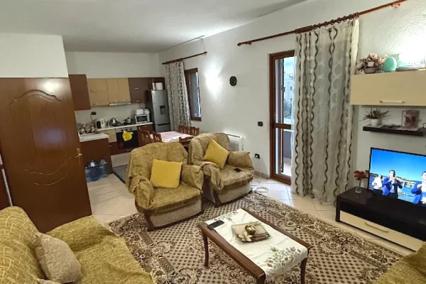 Shtepi me qera 2+1 ne Tirane - 50,000 Leke
