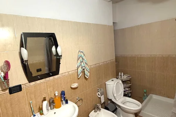 Shtepi me qera Shtepi Private ne Tirane, 2+1, Mobilimi E mobiluar, Pagesa 50,000  Leke.