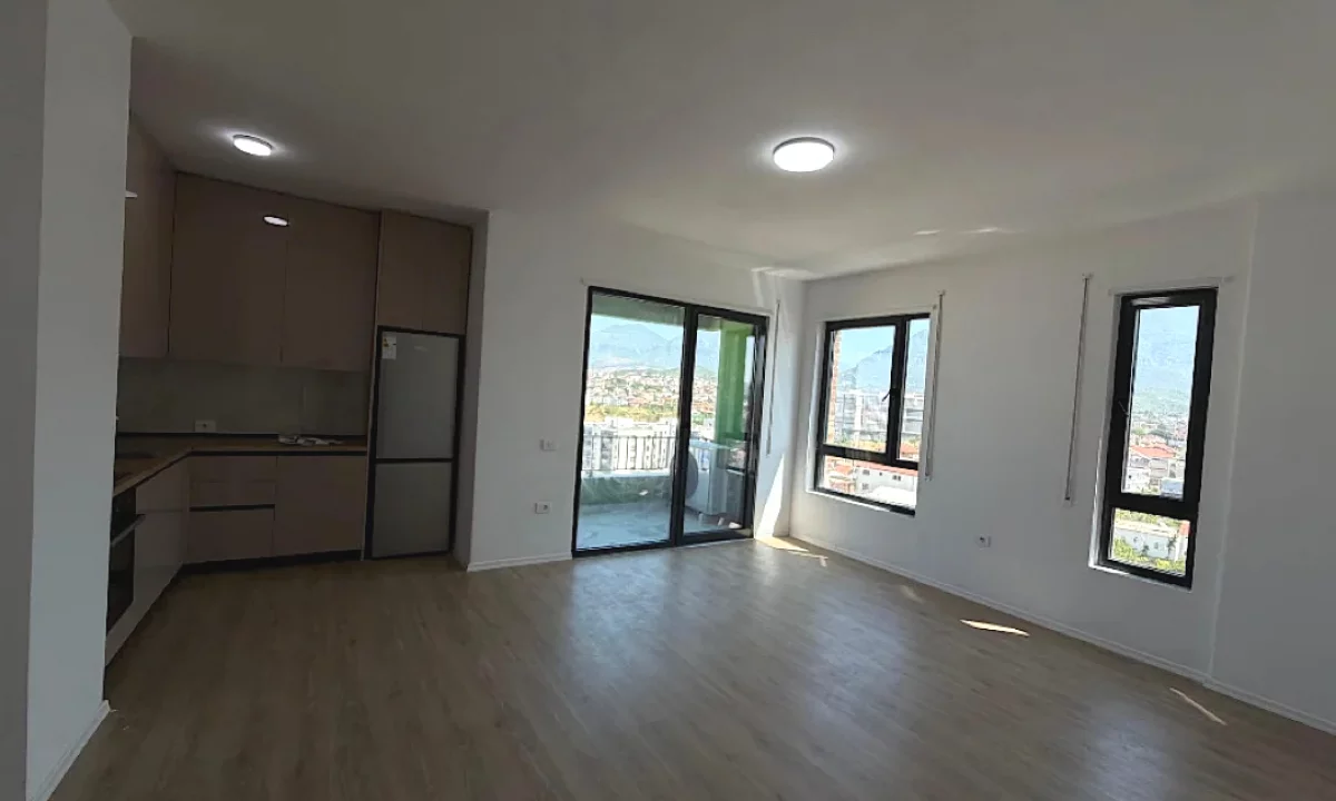 Shtepi me qera Apartament ne Tirane, 3+1, Mobilimi E mobiluar, Pagesa 60,000  Leke.