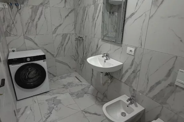 Shtepi me qera Apartament ne Tirane, 3+1, Mobilimi E mobiluar, Pagesa 60,000  Leke.