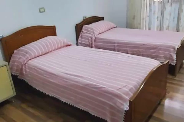 Shtepi me qera Apartament ne Tirane, 2+1, Mobilimi E mobiluar, Pagesa 650  Euro.