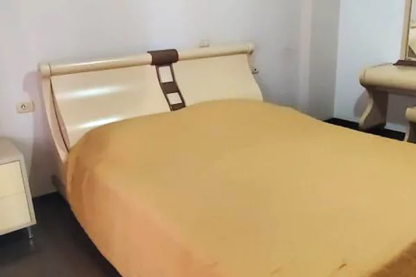 Shtepi me qera Apartament ne Tirane, 2+1, Mobilimi E mobiluar, Pagesa 650  Euro.