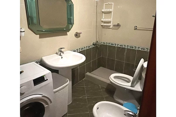 Shtepi me qera Apartament ne Tirane, 2+1, Mobilimi E mobiluar, Pagesa 60,000  Leke.