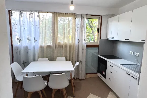 Shtepi me qera Shtepi Private ne Tirane, 1+1, Mobilimi E mobiluar, Pagesa 470  Euro.