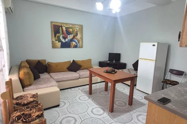 Shtepi me qera Apartament ne Tirane, 1+1, Mobilimi E mobiluar, Pagesa 60,000  Leke.