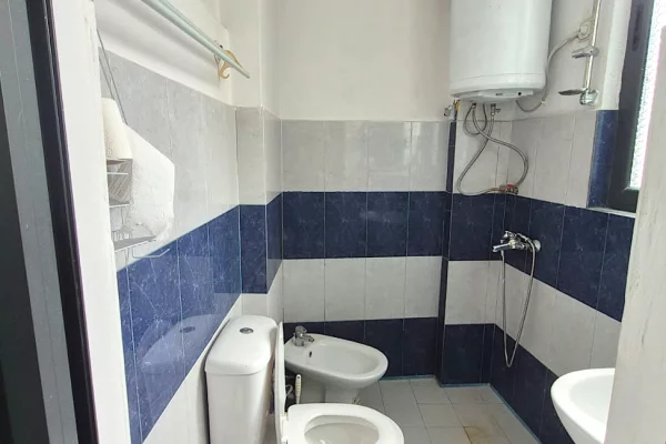 Shtepi me qera Apartament ne Tirane, 1+1, Mobilimi E mobiluar, Pagesa 60,000  Leke.