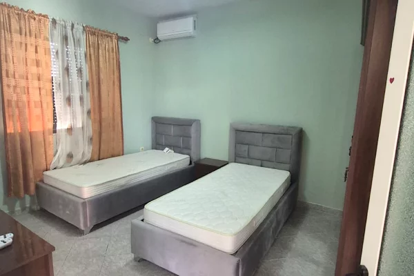 Shtepi me qera Shtepi Private ne Tirane, 2+1, Mobilimi E mobiluar, Pagesa 60,000  Leke.