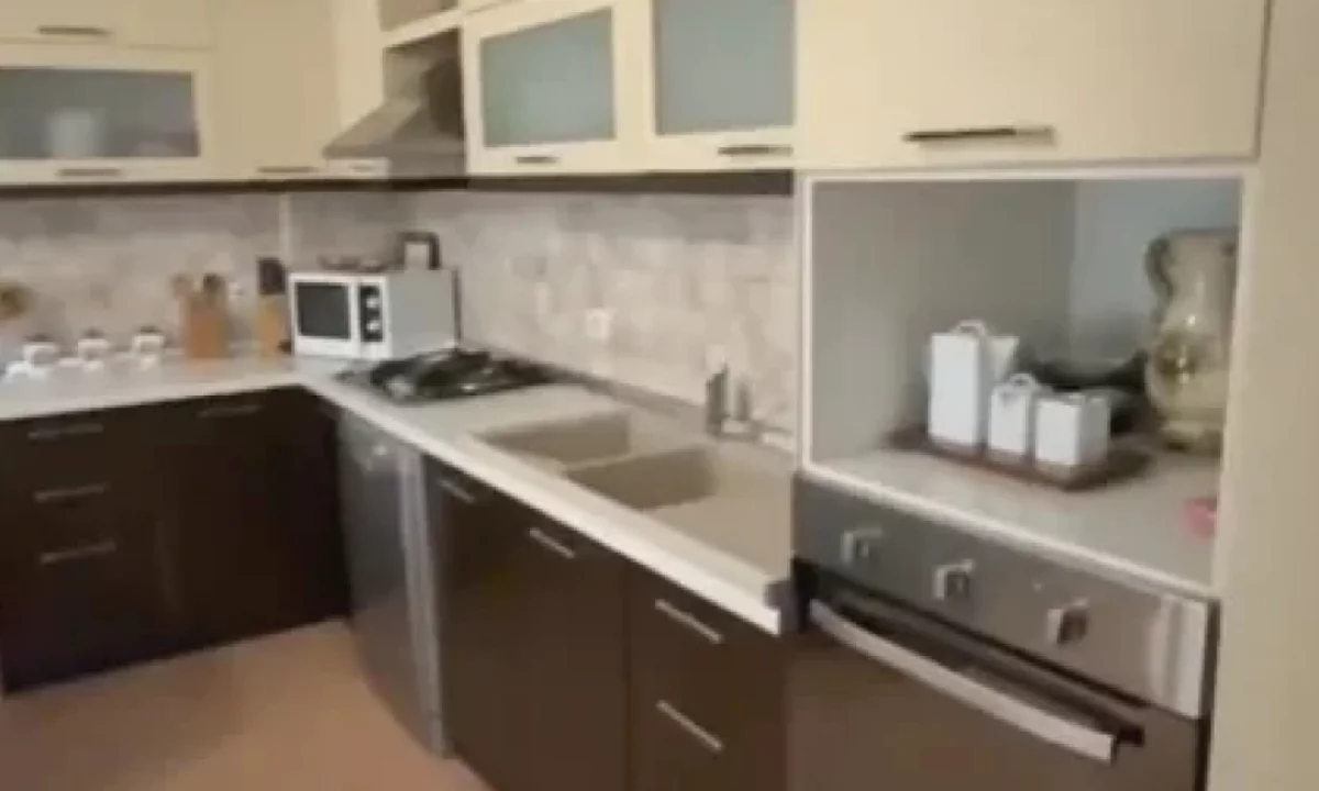 Shtepi me qera Apartament ne Tirane, 2+1, Mobilimi E mobiluar, Pagesa 450  Euro.