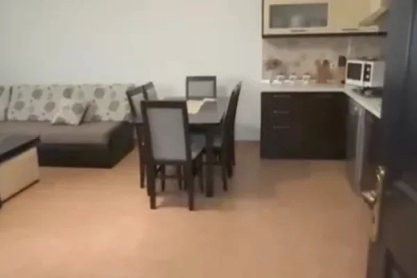 Shtepi me qera Apartament ne Tirane, 2+1, Mobilimi E mobiluar, Pagesa 450  Euro.