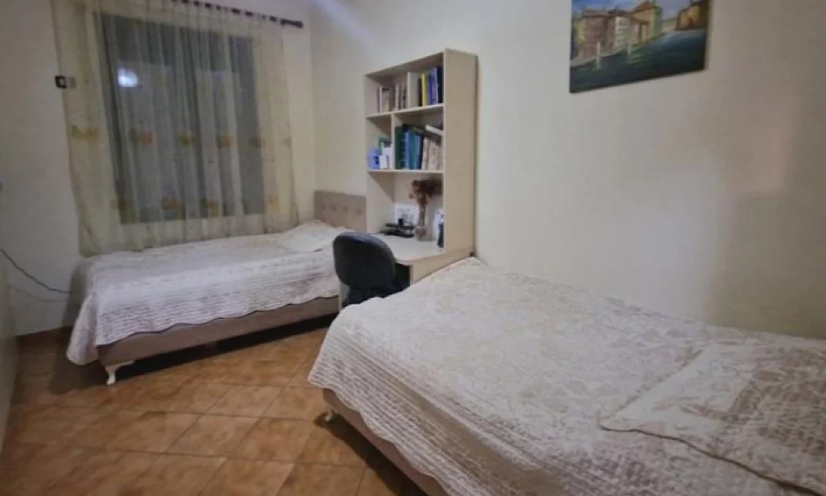 Shtepi me qera Apartament ne Tirane, 3+1, Mobilimi E mobiluar, Pagesa 85,000  Leke.
