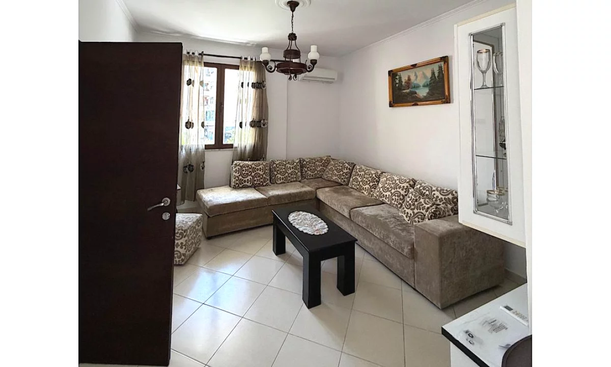 Shtepi me qera Apartament ne Tirane, 2+1, Mobilimi E mobiluar, Pagesa 40,000  Leke.