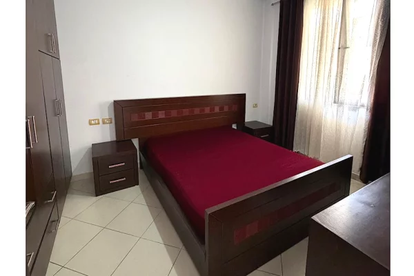 Shtepi me qera Apartament ne Tirane, 2+1, Mobilimi E mobiluar, Pagesa 40,000  Leke.