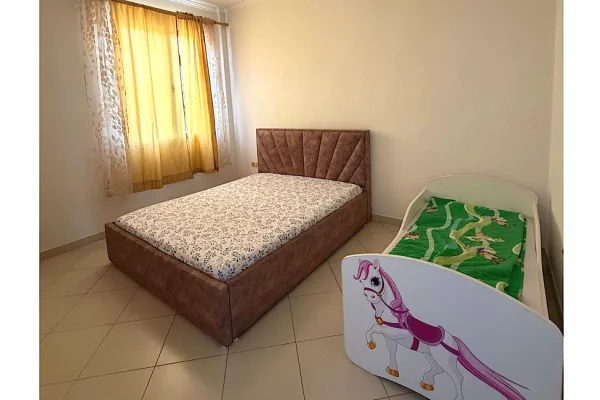 Shtepi me qera Apartament ne Tirane, 2+1, Mobilimi E mobiluar, Pagesa 40,000  Leke.