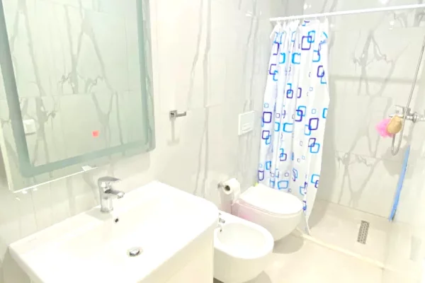 Shtepi me qera Apartament ne Tirane, 2+1, Mobilimi E mobiluar, Pagesa 50,000  Leke.