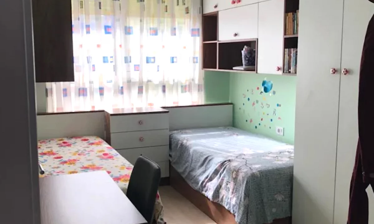 Shtepi me qera Apartament ne Tirane, 2+1, Mobilimi E mobiluar, Pagesa 50,000  Leke.