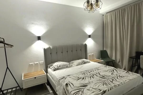Shtepi me qera Apartament ne Tirane, 1+1, Mobilimi E mobiluar, Pagesa 85,000  Leke.