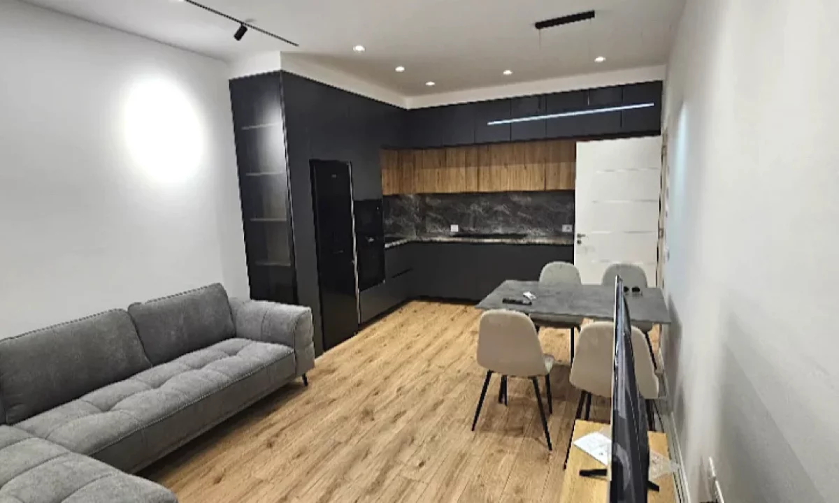 Shtepi me qera Apartament ne Tirane, 2+1, Mobilimi E mobiluar, Pagesa 65,000  Leke.
