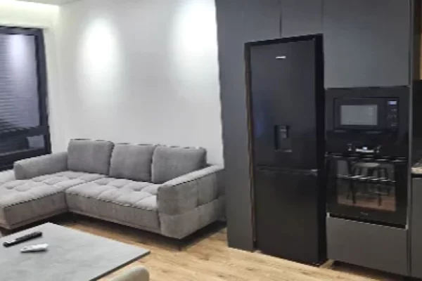 Shtepi me qera Apartament ne Tirane, 2+1, Mobilimi E mobiluar, Pagesa 65,000  Leke.