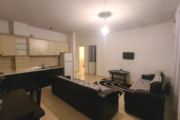 Shtepi me qera 1+1 ne Tirane - 40,000 Leke