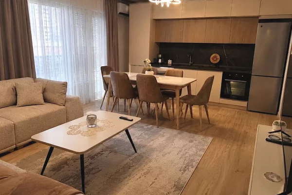 Shtepi me qera 2+1 ne Tirane - 80,000 Leke