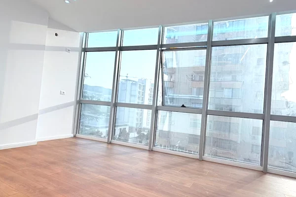 Apartament 1+1 ne Shitje 21 Dhjetori  ID (R110010) Tirane