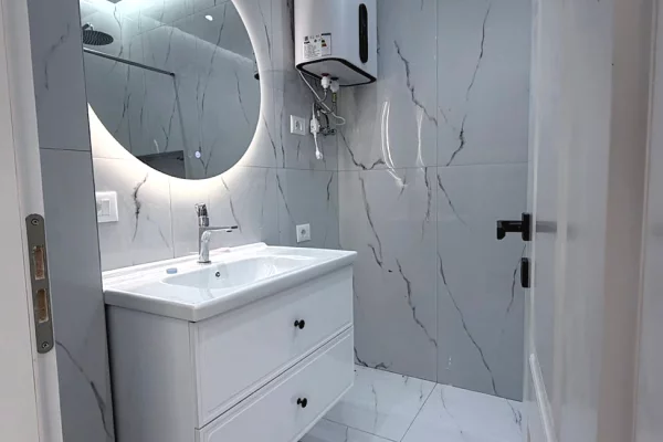 Shtepi ne shitje Apartament ne Tirane, 1+1, Mobilimi Bosh, pa mobiluar, Pagesa 1,660,000  Leke.