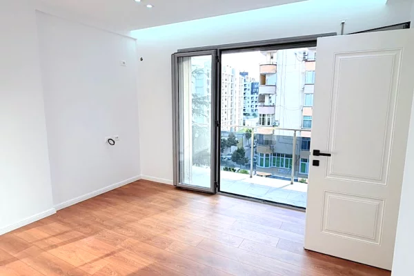 Shtepi ne shitje Apartament ne Tirane, 1+1, Mobilimi Bosh, pa mobiluar, Pagesa 1,660,000  Leke.