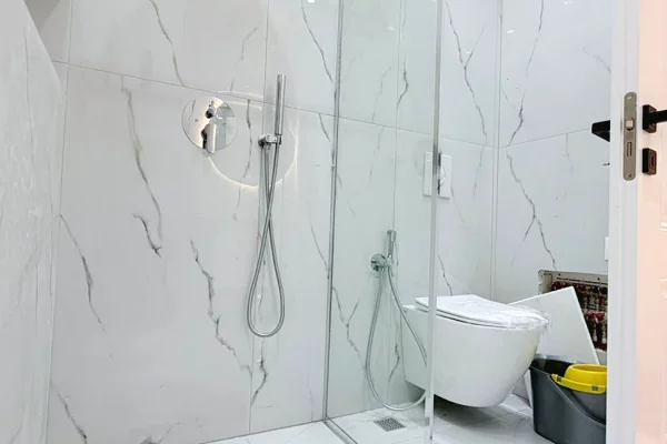 Shtepi ne shitje Apartament ne Tirane, 1+1, Mobilimi Bosh, pa mobiluar, Pagesa 1,660,000  Leke.