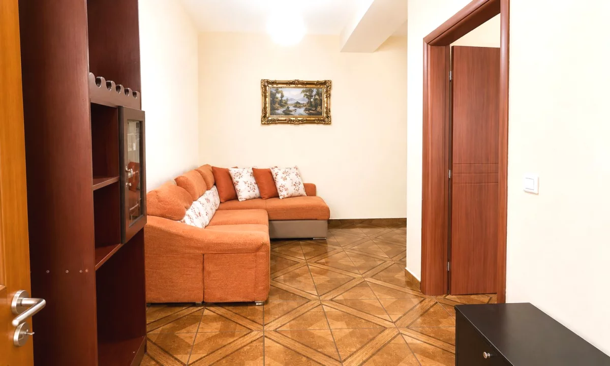 Shtepi me qera Apartament ne Tirane, 1+1, Mobilimi E mobiluar, Pagesa 45,000  Leke.