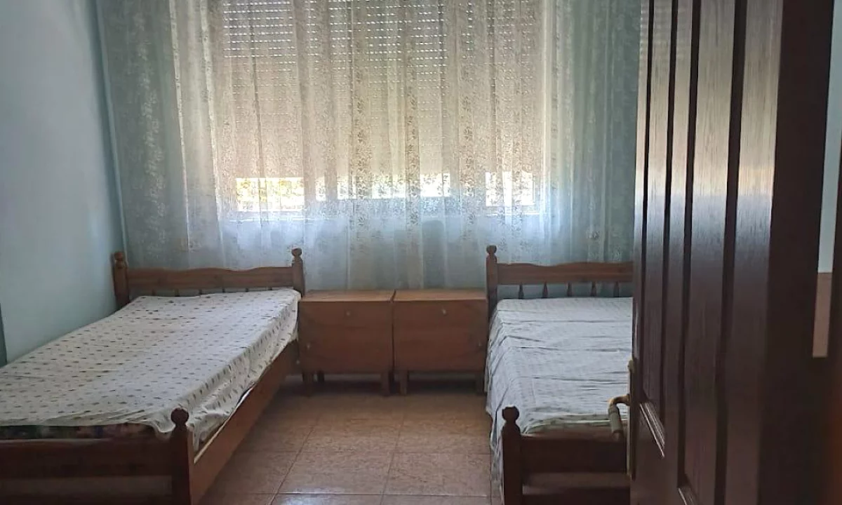 Shtepi me qera Apartament ne Tirane, 2+1, Mobilimi E mobiluar, Pagesa 60,000  Leke.