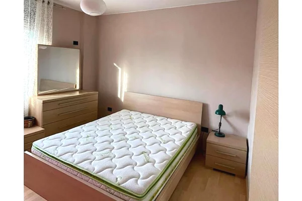 Shtepi me qera Apartament ne Tirane, 2+1, Mobilimi E mobiluar, Pagesa 70,000  Leke.