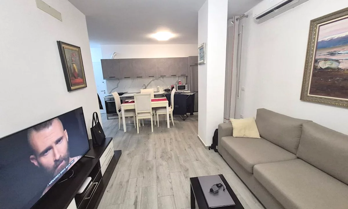 Shtepi me qera Apartament ne Tirane, 1+1, Mobilimi E mobiluar, Pagesa 65,000  Leke.