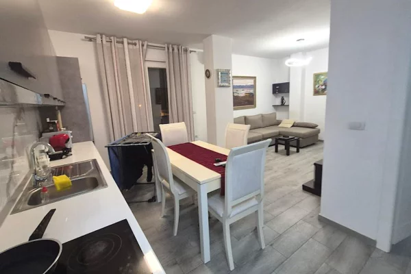 Shtepi me qera Apartament ne Tirane, 1+1, Mobilimi E mobiluar, Pagesa 65,000  Leke.