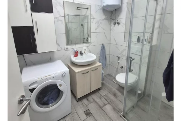 Shtepi me qera Apartament ne Tirane, 1+1, Mobilimi E mobiluar, Pagesa 65,000  Leke.