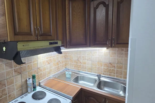 Shtepi me qera 1+1 ne Tirane - 40,000 Leke