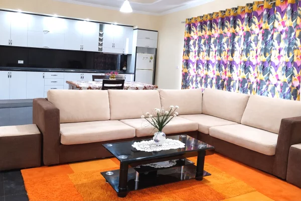 Shtepi me qera 3+1 ne Tirane - 45,000 Leke