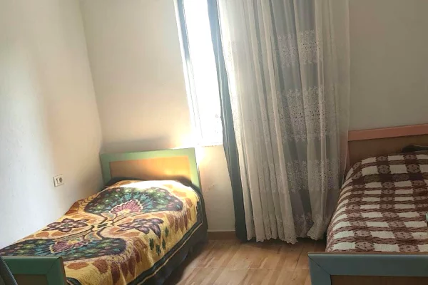 Shtepi me qera Apartament ne Tirane, 2+1, Mobilimi E mobiluar, Pagesa 60,000  Leke.