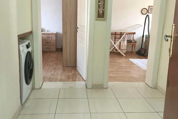 Shtepi me qera Apartament ne Tirane, 2+1, Mobilimi E mobiluar, Pagesa 60,000  Leke.
