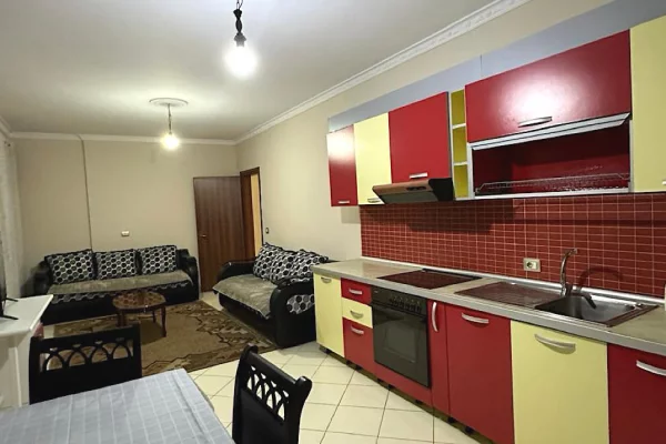 Shtepi me qera Apartament ne Tirane, 2+1, Mobilimi E mobiluar, Pagesa 45,000  Leke.