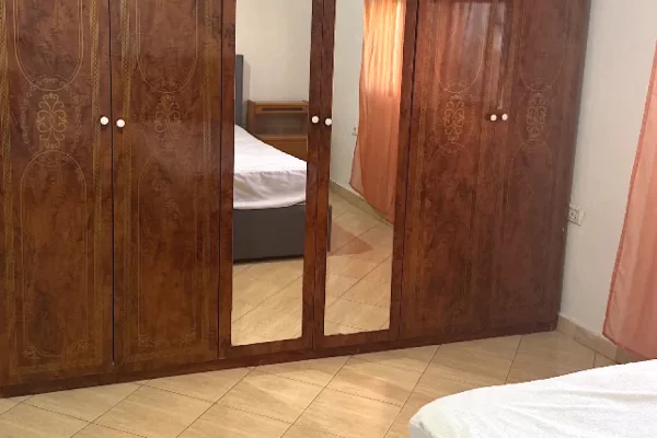 Shtepi me qera Shtepi Private ne Tirane, 2+1, Mobilimi E mobiluar, Pagesa 50,000  Leke.