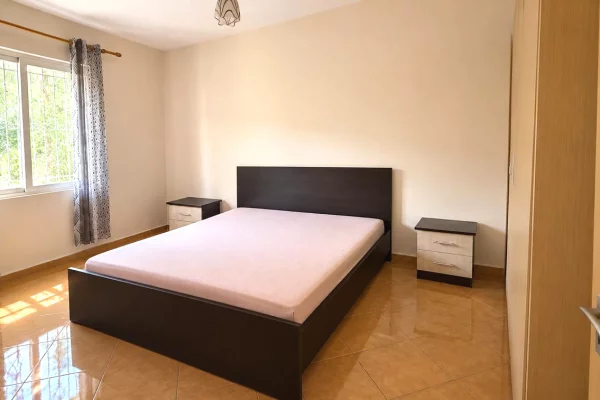 Shtepi me qera Apartament ne Tirane, 2+1, Mobilimi E mobiluar, Pagesa 45,000  Leke.
