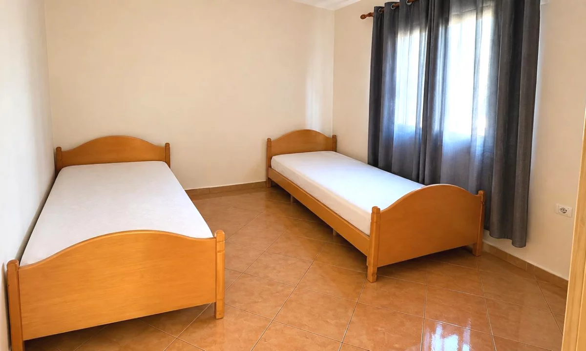Shtepi me qera Apartament ne Tirane, 2+1, Mobilimi E mobiluar, Pagesa 45,000  Leke.
