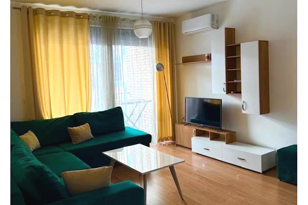 Shtepi me qera Apartament ne Tirane, 2+1, Mobilimi E mobiluar, Pagesa 800  Euro.